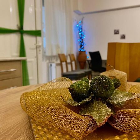 Σουρεαλ Διαμερισμα Δίπλα Στην Πόλη Του Ναυπλίου Lägenhet Nafplion Exteriör bild